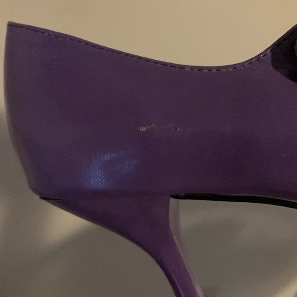 Shoes - Picture 4 of 4